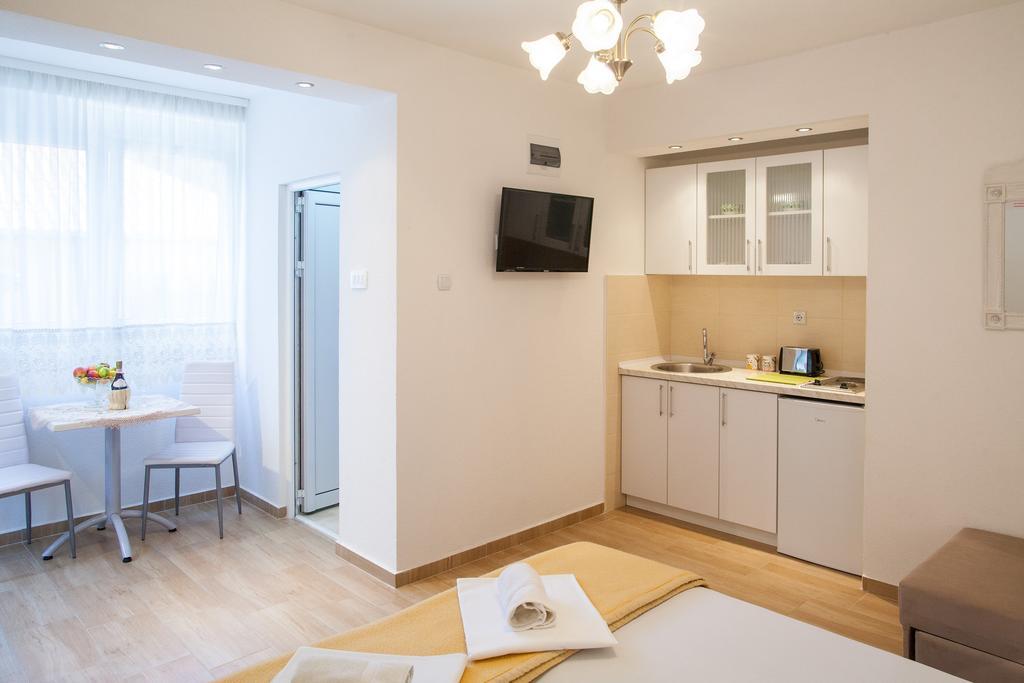 Apartments & Rooms Jelka Котор Екстериор снимка