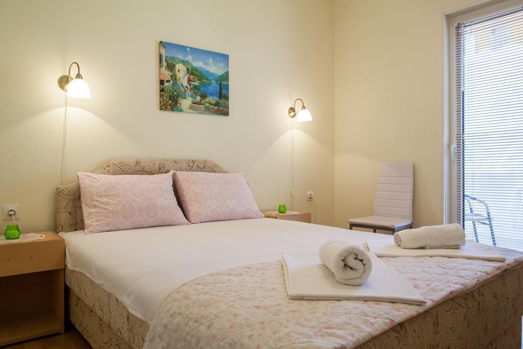 Apartments & Rooms Jelka Котор Екстериор снимка