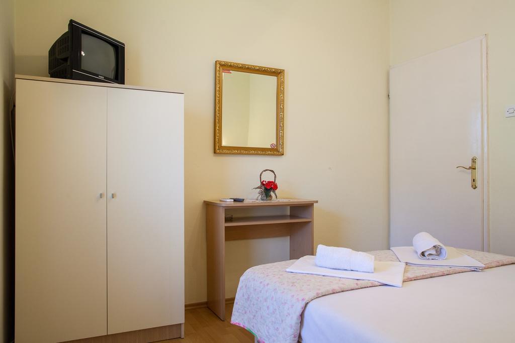 Apartments & Rooms Jelka Котор Екстериор снимка