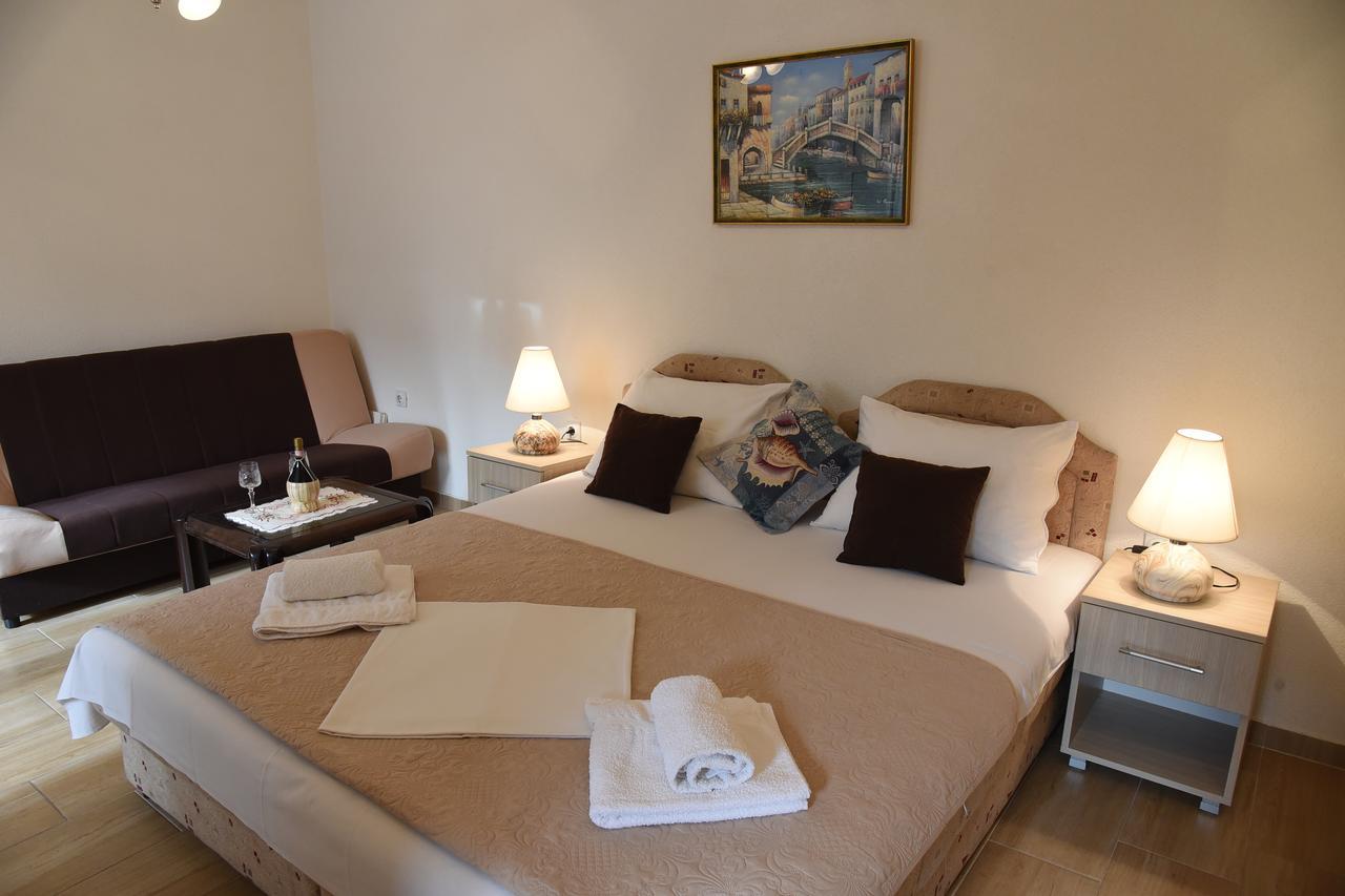 Apartments & Rooms Jelka Котор Екстериор снимка